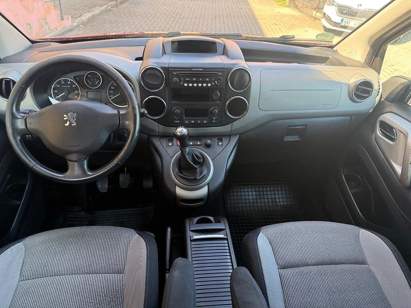 Peugeot Partner (2011) Tepee 1.6 16V - fotka 7 z 14