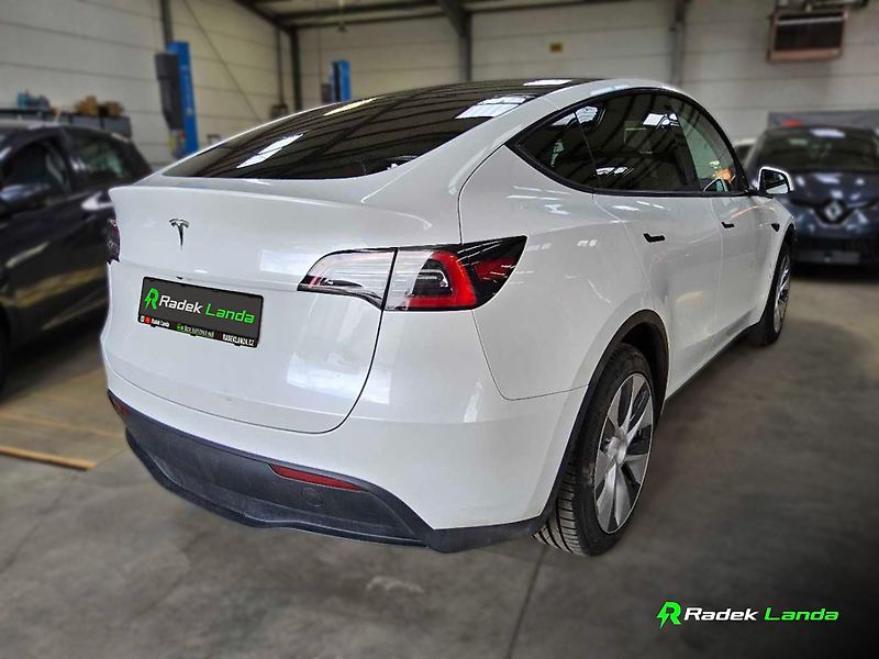 Tesla Model Y (2023) Standard Range RWD, LFP - fotka 4 z 8
