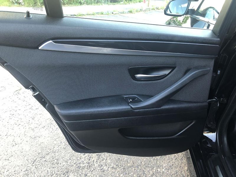 BMW Řada 5 (2015) 518d Touring NAVI velmi pěkný - fotka 35 z 76