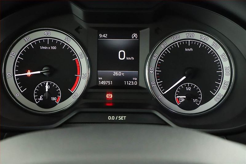 Škoda Octavia (2018) 1.5 TSI, Navi, Tempomat - fotka 8 z 19