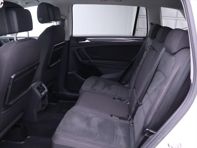 Volkswagen Tiguan Allspace 2,0 TDI 110kW CZ DPH - fotka 15 z 30