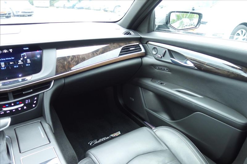 Cadillac CT6 3,6 i V6 250KW,SERV.KN.,AWD. - fotka 23 z 56