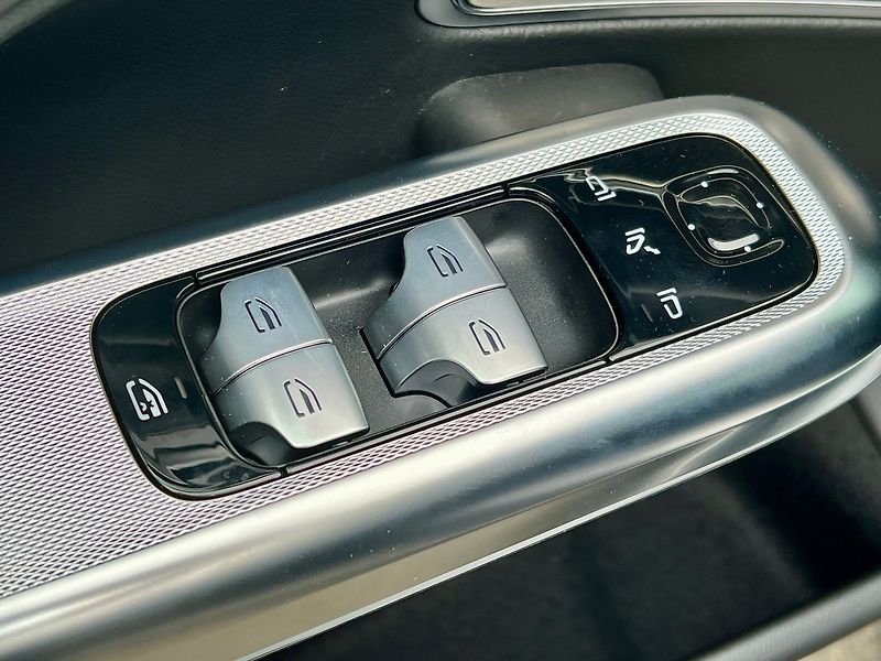 Mercedes-Benz Třídy E (2025) 450 d 4MATIC Linie AMG - fotka 17 z 31
