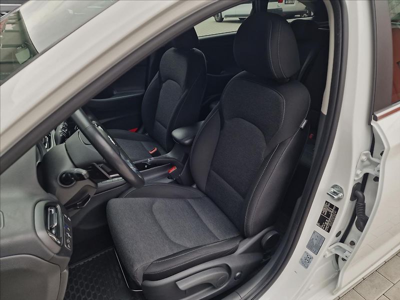 Hyundai i30 1.0 T-GDI Comfort,ČR,1.Maj. - fotka 32 z 49