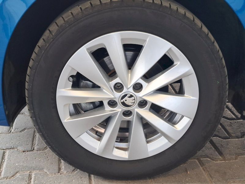 Škoda Scala (2024) SELECTION TSI 85/1.0 M6F - fotka 7 z 29