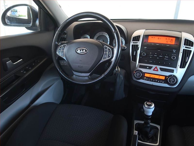 Kia Ceed (2009) 1.6 CVVT, nová STK, zamluveno - fotka 7 z 14