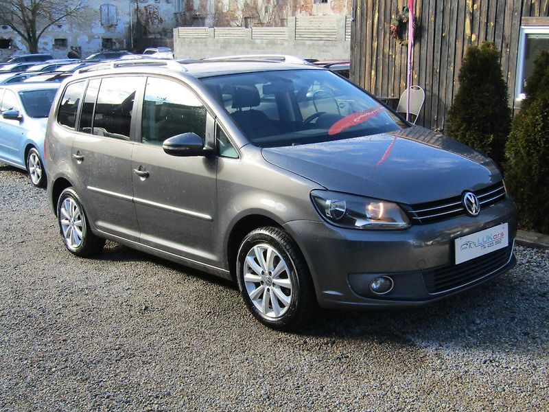 Volkswagen Touran (2011) 1.6 TDI 77kW  ROZVODY - fotka 7 z 47