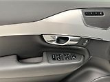 Volvo XC90 D5 AWD MOMENTUM CZ - náhled 7