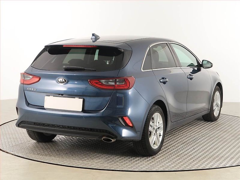 Kia Ceed (2021) Gold 1.5 T-GDI, Automat - fotka 5 z 18