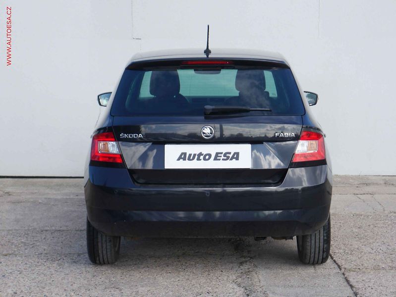 Škoda Fabia (2016) 1.2 TSI, ČR, AC, temp - fotka 5 z 15