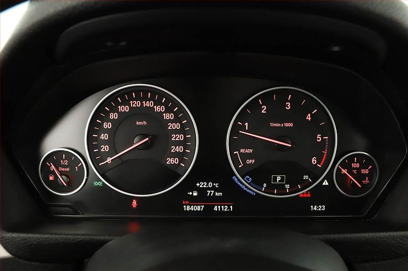 BMW Řada 3 (2017) 318 d, Automat, Tempomat - fotka 10 z 20