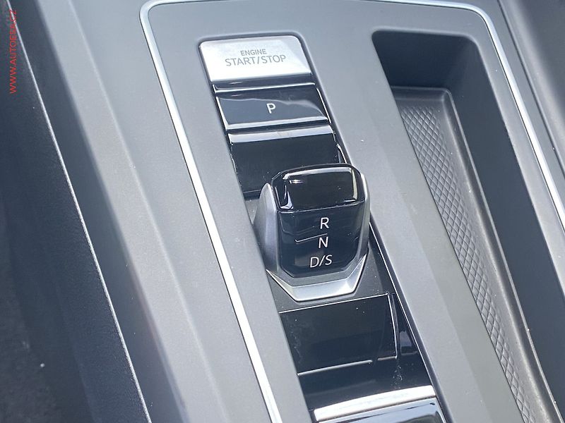Volkswagen Golf (2021) 1.5 TSi, ČR, DSG, LED - fotka 16 z 20