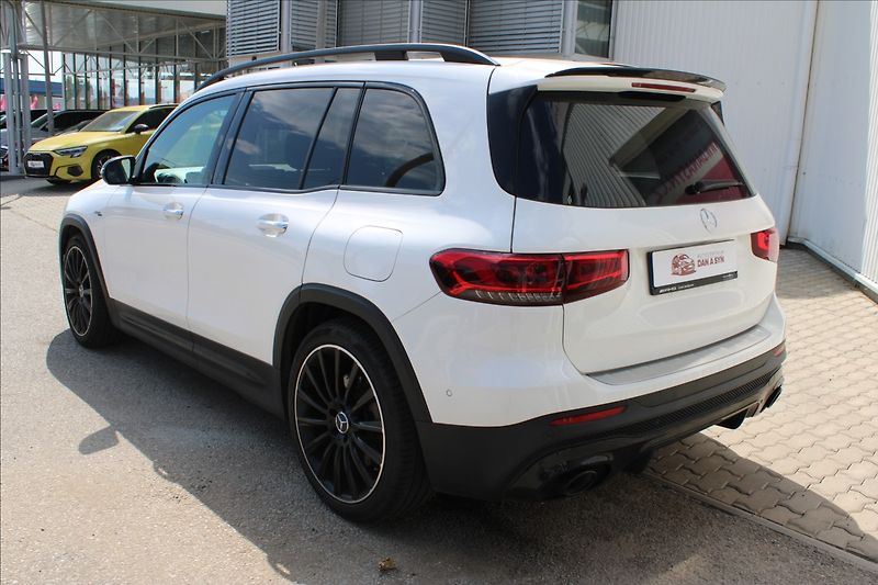 Mercedes-Benz GLB 2,0 35 AMG 225KW 4MATIC CZ DPH - fotka 4 z 10