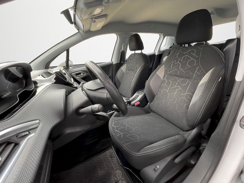 Peugeot 2008 (2018) 1.2i 60 kW PureTech Active - fotka 21 z 33