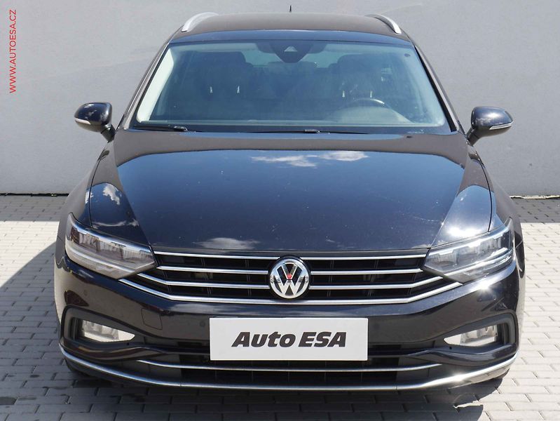 Volkswagen Passat (2020) 2.0TDi, ČR, Elegance, DSG - fotka 2 z 21