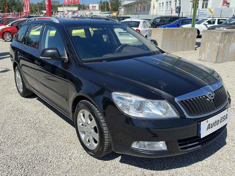 Škoda Octavia (2011) 1.6 TDi, DSG, AC, xenon - fotografie inzerátu