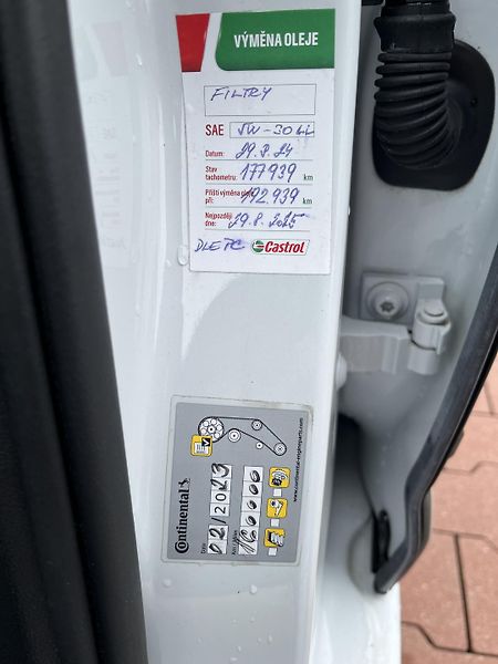Škoda Octavia 1.6 TDi DSG Style 85 kW - fotka 25 z 34