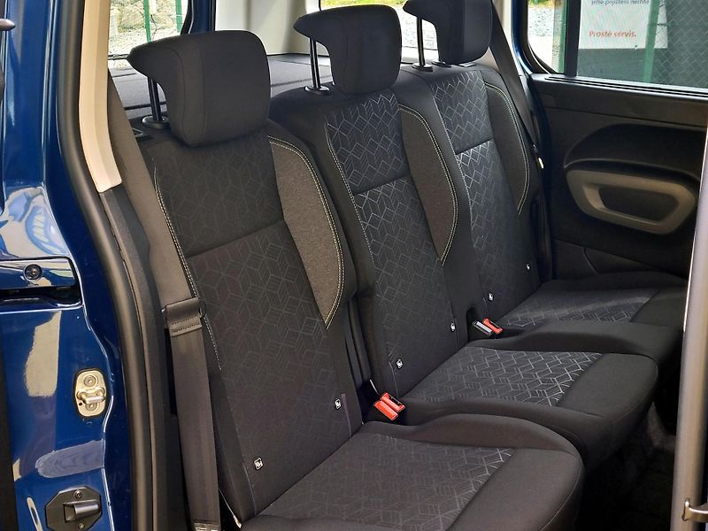 Peugeot Rifter 1,5 B-HDi 96kW,1.majitel,CZ - fotka 20 z 37