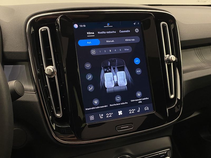 Volvo C40 PURE ELECTRIC RECHARGE PLUS - fotka 39 z 57