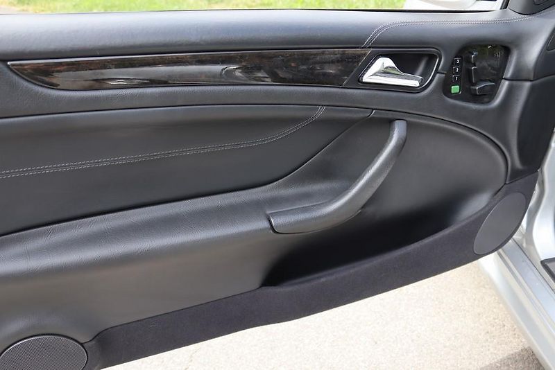 Mercedes-Benz CLK 55 AMG V8 CABRIO 255kW - fotka 19 z 50