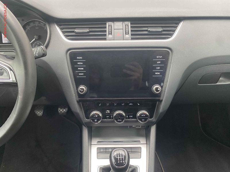 Škoda Octavia (2020) 1.0 TSi, Ambition, výhřev sed - fotka 12 z 17