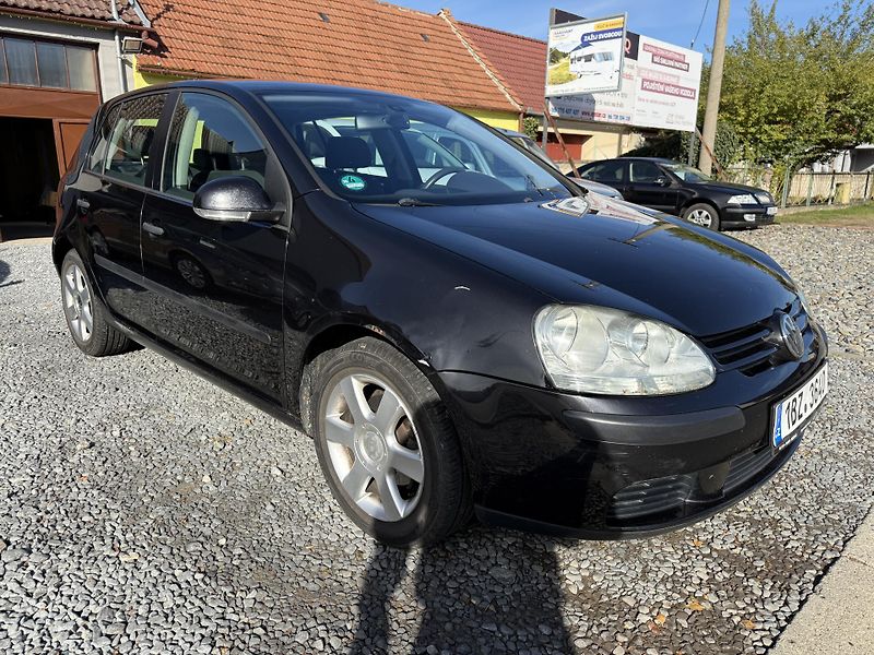 Volkswagen Golf 1.6 FSI ALU - fotka 7 z 13