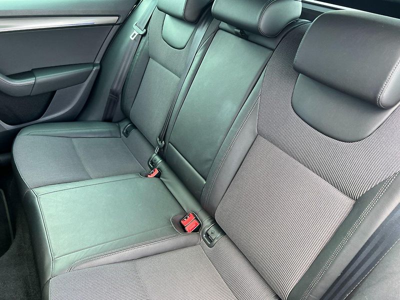 Škoda Octavia (2018) 1.5TSI 110kW! Style+! Webasto! - fotka 19 z 40