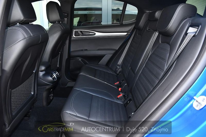 Alfa Romeo Stelvio 2.2 Diesel 16V 154kW VELOCE Q4 - fotka 13 z 53