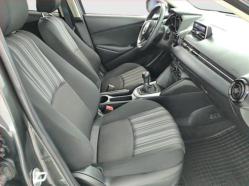Mazda 2 (2019) 1.5 16V, Park. senzory - fotka 9 z 14