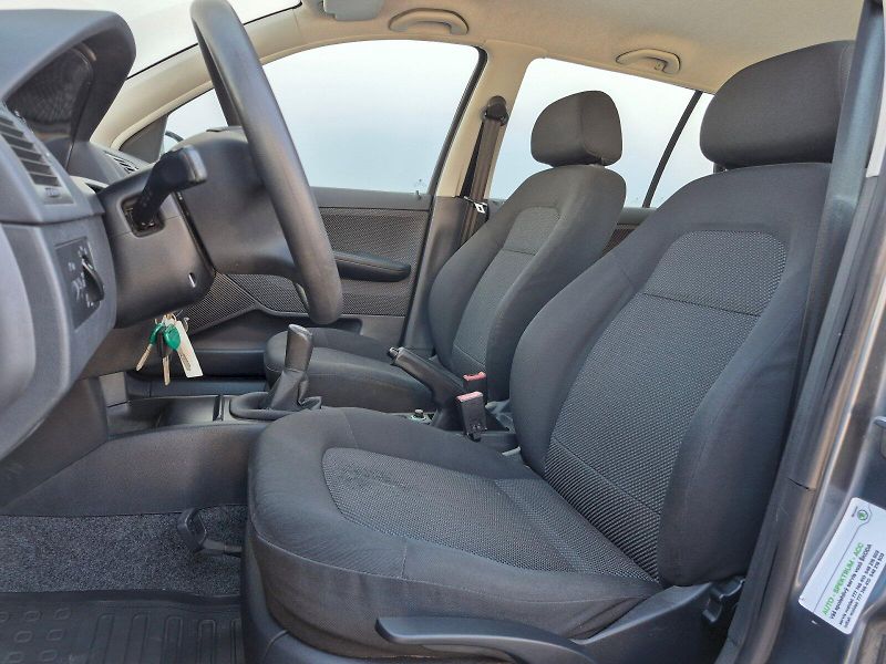 Škoda Fabia (2006) Ambiente 1.2 HTP 47kW Combi - fotka 13 z 22