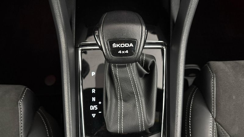 Škoda Kodiaq 2.0 TDI DSG 4x4 Sportline - fotka 24 z 29