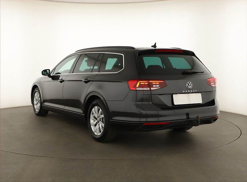 Volkswagen Passat (2023) 2.0 TDI, Automat, Navi - fotka 4 z 21