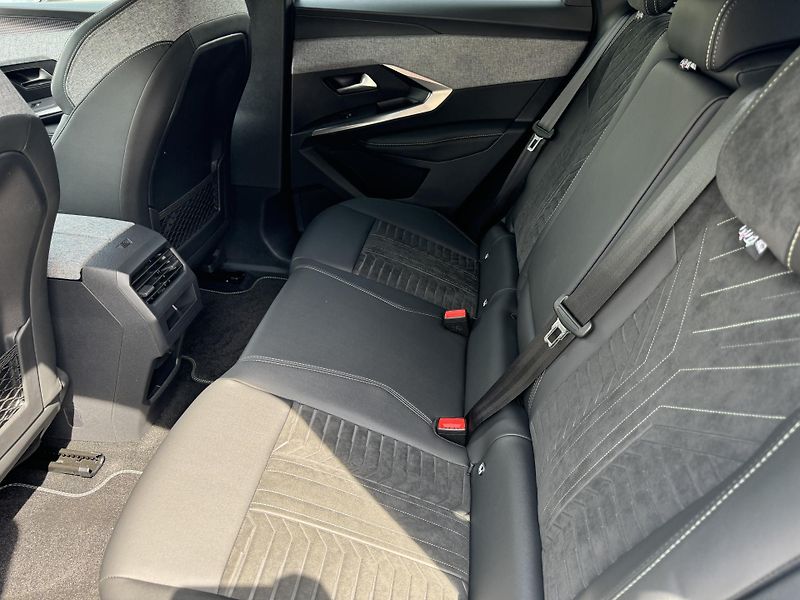 Peugeot 3008 (2024) GT - fotka 10 z 21