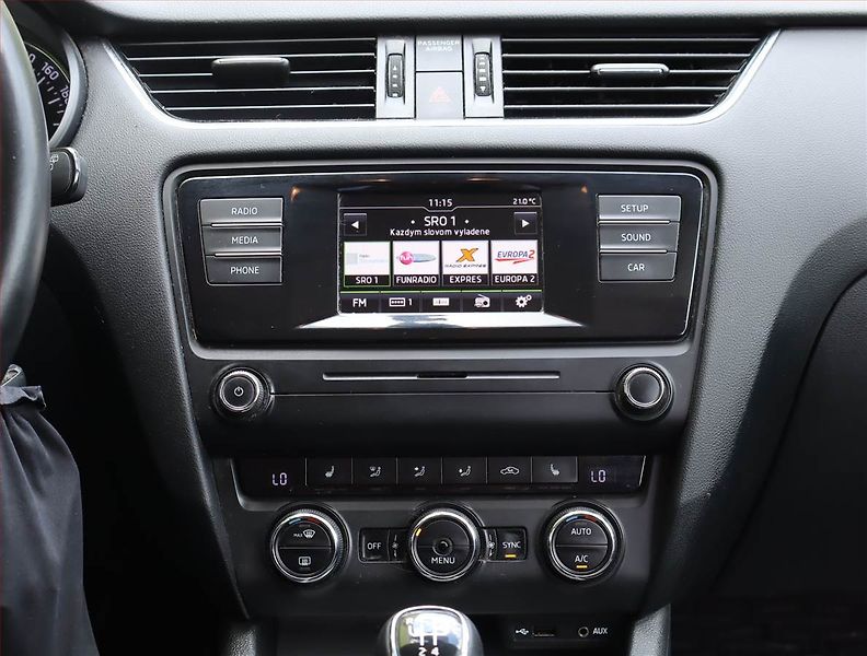Škoda Octavia (2016) 1.6 TDI, Serv.kniha, Tempomat - fotka 12 z 17