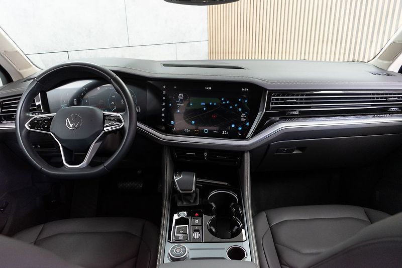 Volkswagen Touareg 3.0 TDI 210kW EXCLUSIVE*ČR 1.M - fotka 7 z 39