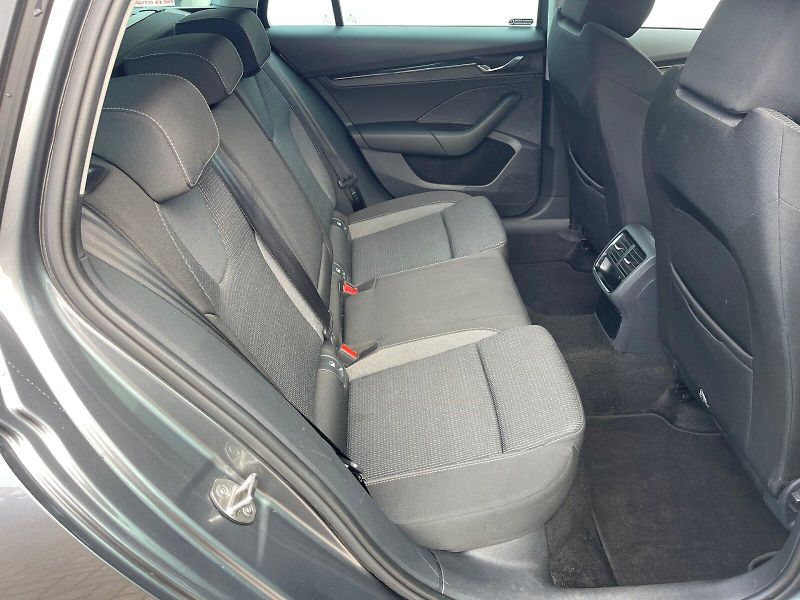 Škoda Octavia (2023) Combi 1,5 TSI / 110 kW Ambitio - fotka 9 z 30