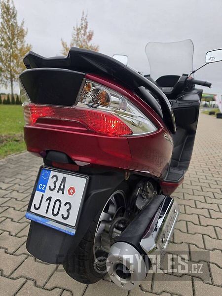 Suzuki Burgman 400 (2008) - fotka 4 z 13