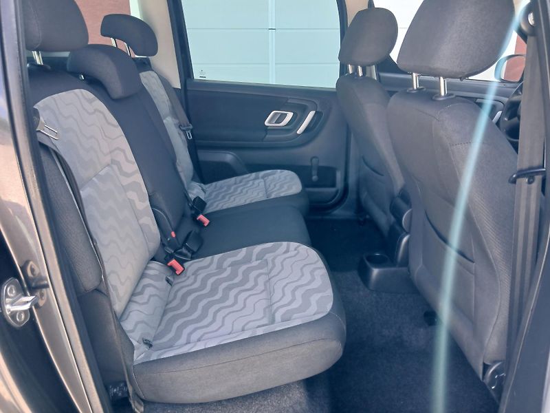 Škoda Roomster 1.2 HTP KLIMA - fotka 16 z 35