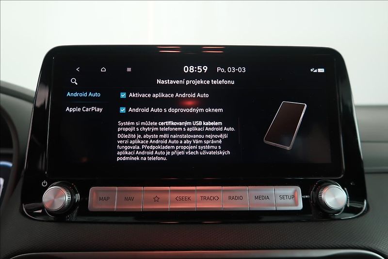 Hyundai Kona 0,0 POWER CZECH EDITION 150KW - fotka 11 z 22