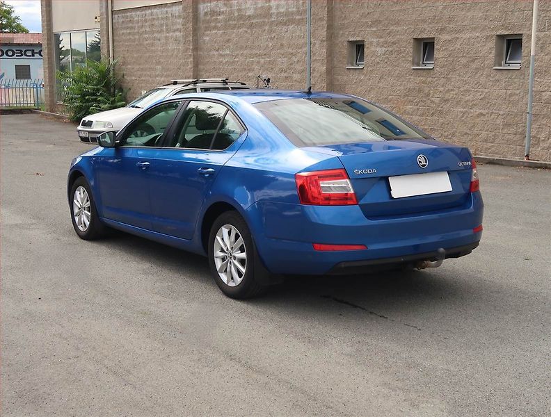 Škoda Octavia (2015) Ambition 1.6 TDI, Tempomat - fotka 4 z 16