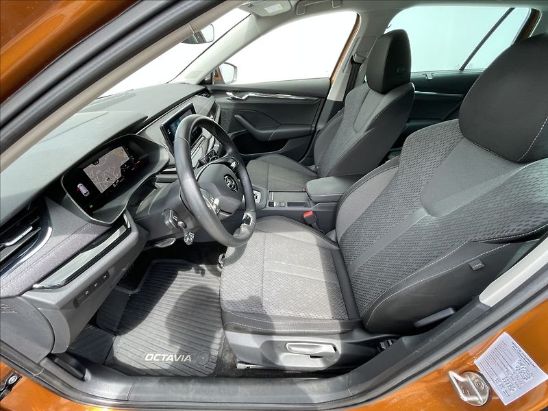 Škoda Octavia 2,0 TDI DSG Combi Style+ TAŽNÉ - fotka 4 z 25