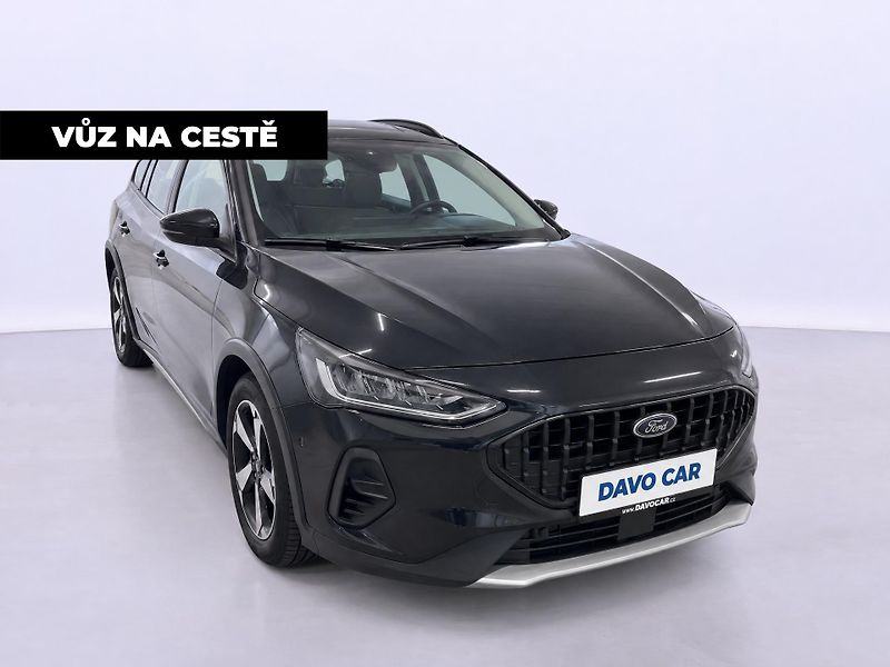 Ford Focus 1,5 TDCI 88kW Active Automat - fotka 4 z 12