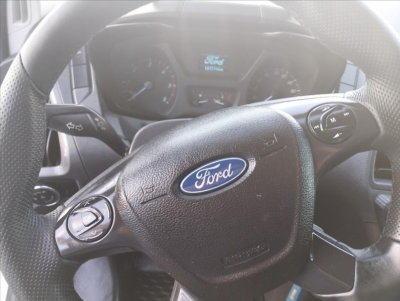 Ford Transit Custom 2,2 TDCi 125k 6/MÍST - fotka 12 z 14