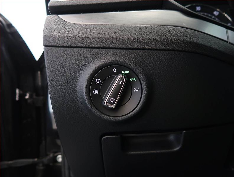 Škoda Superb (2015) Style 1.6 TDI, Serv.kniha - fotka 23 z 24