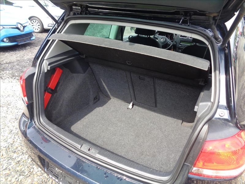 Volkswagen Golf (2011) 1,2 - fotka 14 z 19