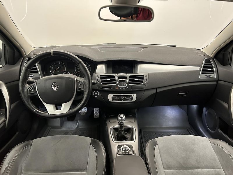 Renault Laguna 2.0 dCi Dynamic - fotka 5 z 22