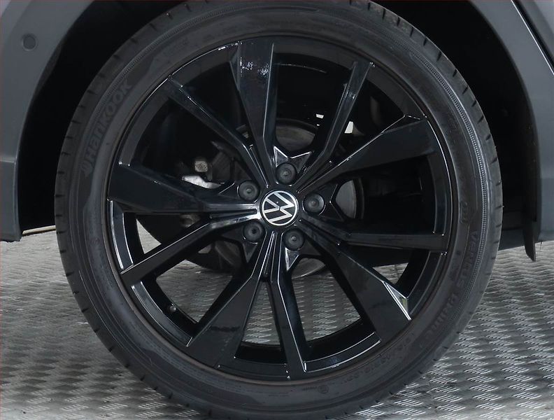 Volkswagen Taigo (2023) R-Line 1.5 TSI - fotka 13 z 17