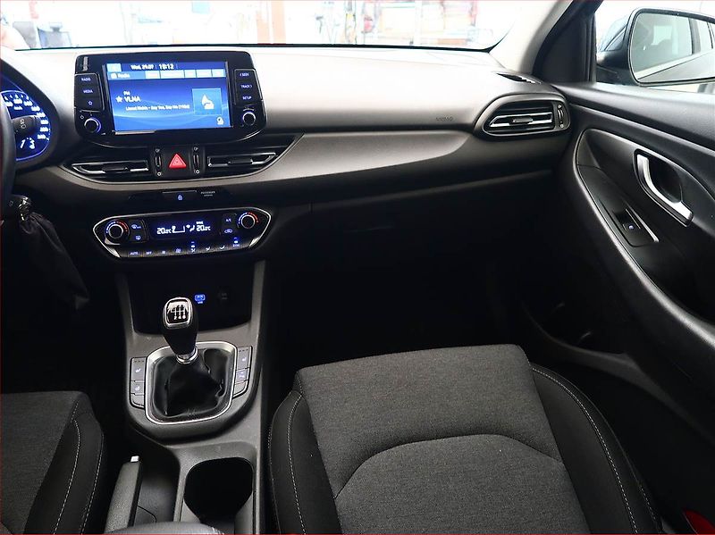 Hyundai i30 (2020) Family 1.5 DPI, Serv.kniha - fotka 8 z 17