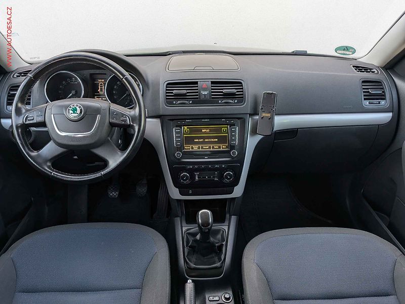 Škoda Yeti (2012) 2.0TDi 4x4, Ambition, park - fotka 8 z 15