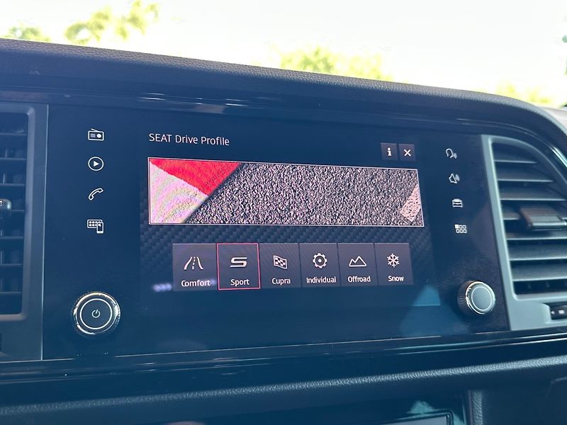Cupra Ateca (2018) 2.0TSi 4x4 221kW VIRTUAL - fotka 13 z 18